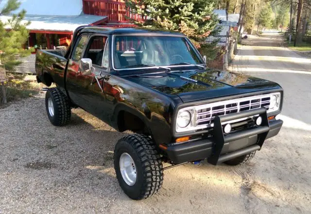 1975 Dodge Power Wagon