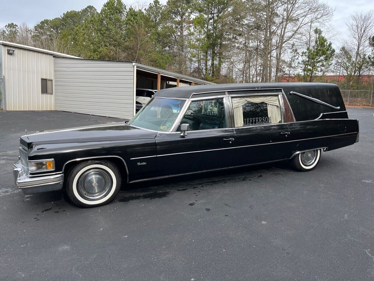 1975 Cadillac Fleetwood hearse