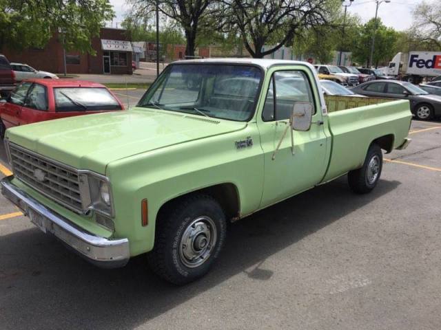 1975 Chevrolet C-10 Custom Deluxe