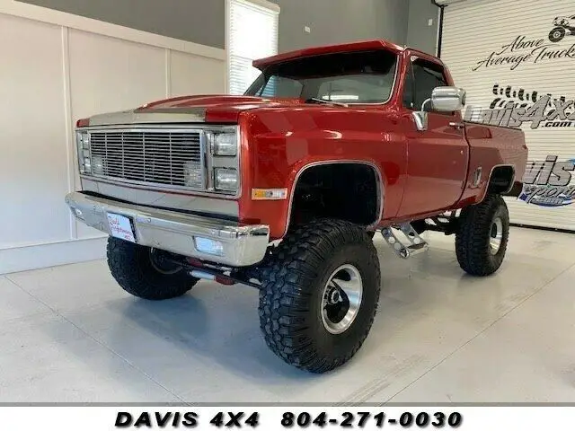 1975 Chevrolet Silverado 1500 1/2 Ton Square Body Truck 4x4