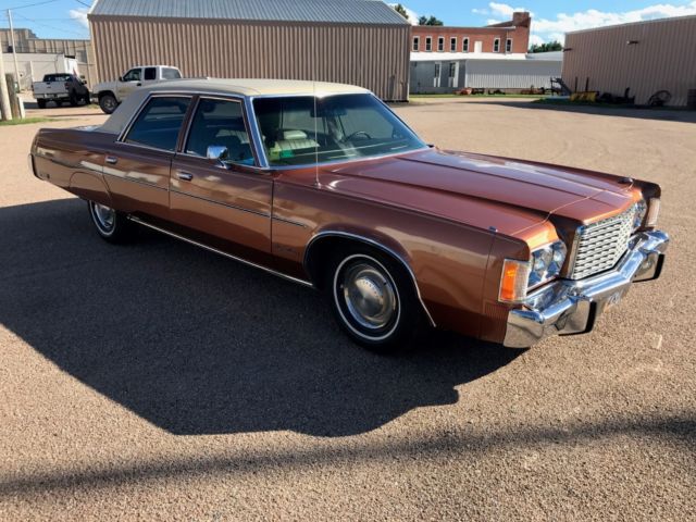 1975 Chrysler Newport Custom