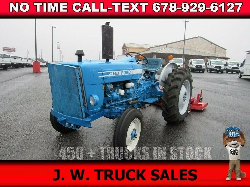 1975 Ford 2600 Farm Tractor