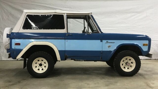 1975 Ford Bronco Wagon 4x4 - 302