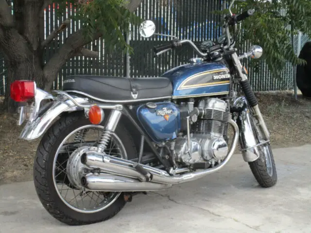 1975 Honda CB750 --