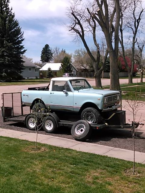 1975 International Harvester Scout removable hard top, bimini cover, roll bar,