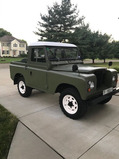 1975 Land Rover 88 Santana