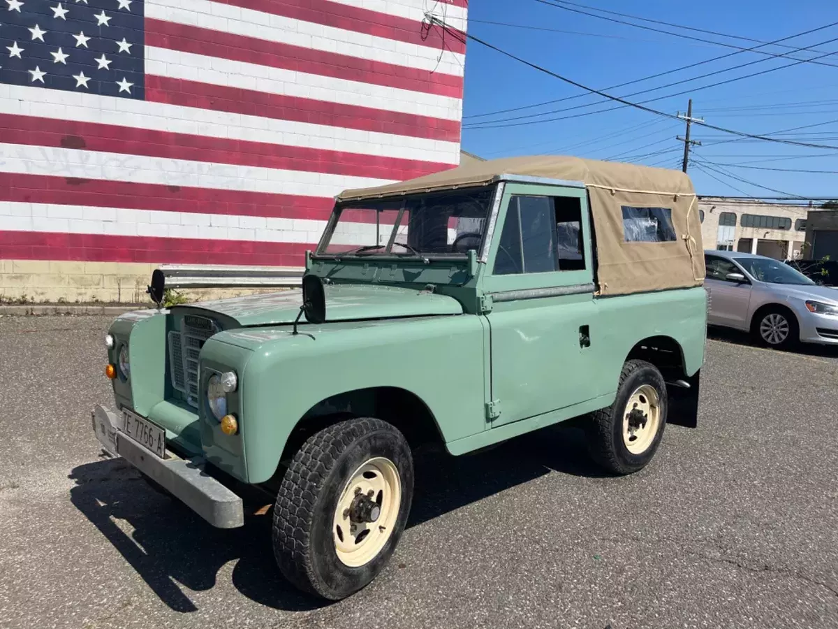 1975 Land Rover Defender