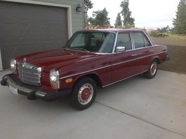 1975 Mercedes-Benz 200-Series