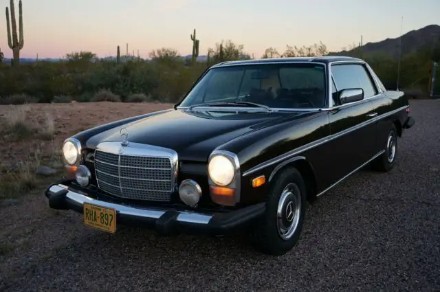 1975 Mercedes-Benz 200-Series