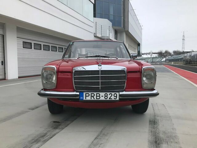 1975 Mercedes-Benz 200-Series Good