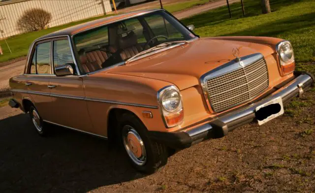 1975 Mercedes-Benz 200-Series 240 D