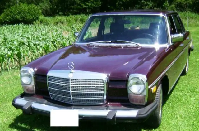 1975 Mercedes-Benz 200-Series