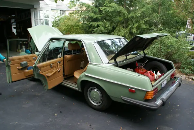 1975 Mercedes-Benz 200-Series Base Sedan 4-Door