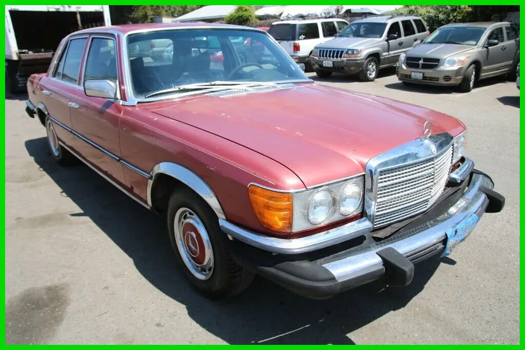 1975 Mercedes-Benz 200-Series