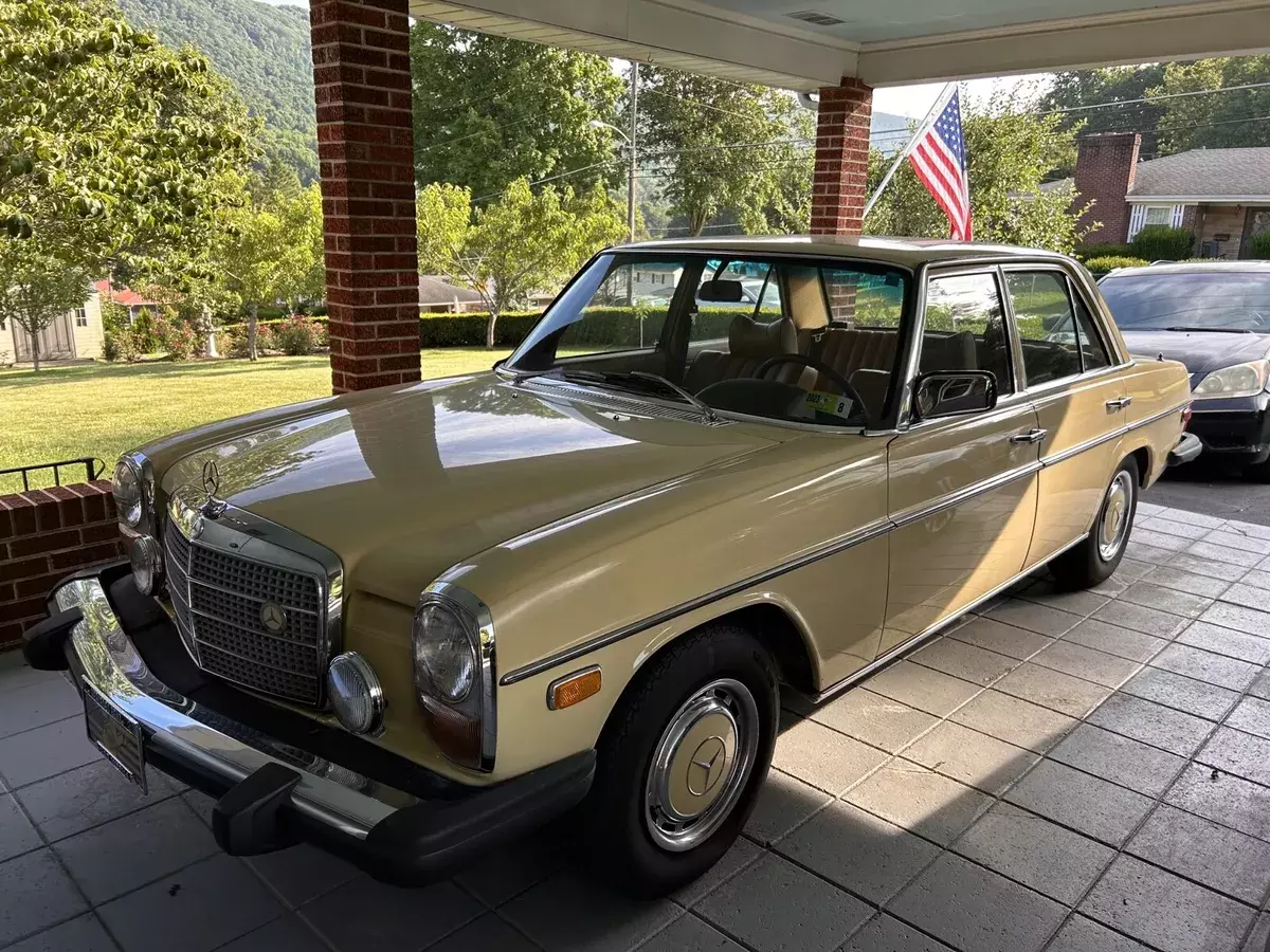 1975 Mercedes-Benz 280