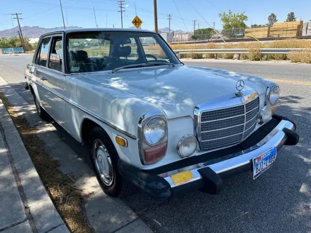 1975 Mercedes-Benz 300 D