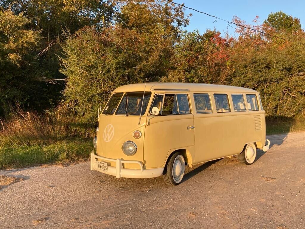 1975 Volkswagen Bus L