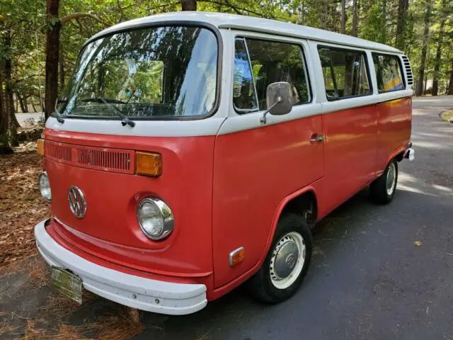 1975 Volkswagen Bus/Vanagon