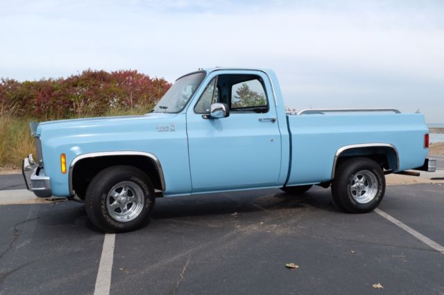 1976 Chevrolet C-10 Custom Deluxe