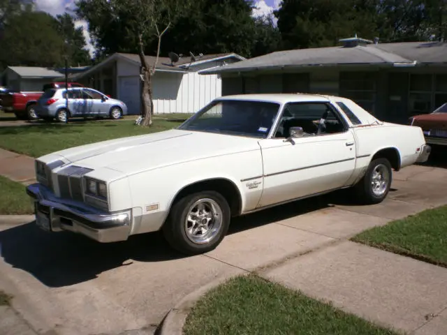 1976 Oldsmobile Cutlass Supreme Brougham