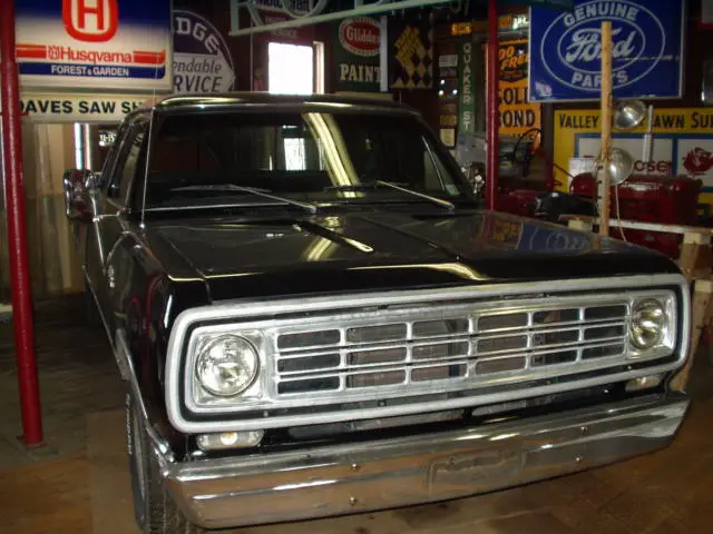 1976 Dodge D100 Pickup