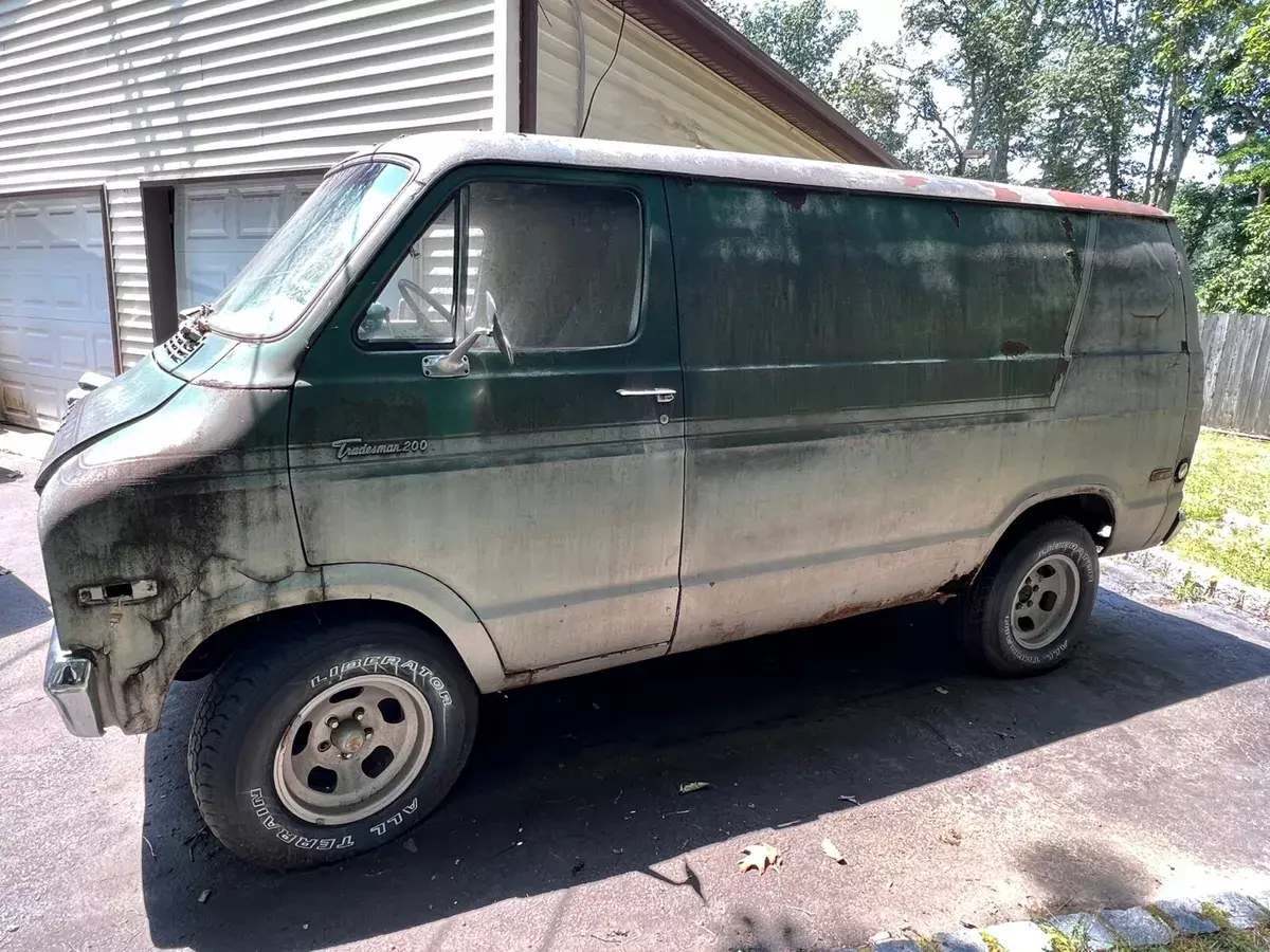 1976 Dodge Van B200 Tradesman