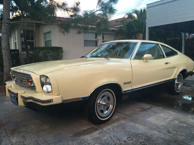 1976 Ford Mustang Mach I  Fastback 2-Door