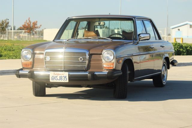 1976 Mercedes-Benz 200-Series Base Sedan 4-Door