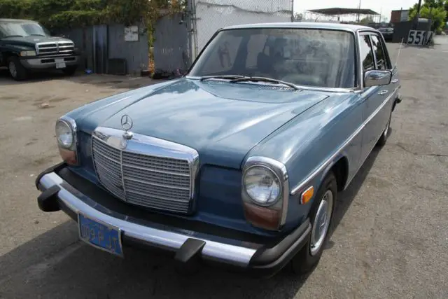 1976 Mercedes-Benz 200-Series 240D