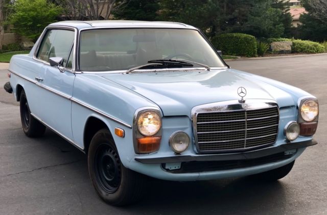 1976 Mercedes-Benz 200-Series coupe