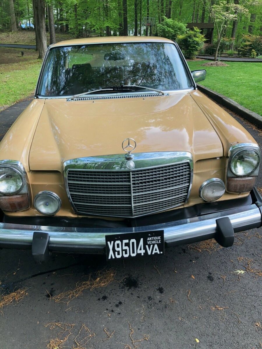 1976 Mercedes-Benz 300-Series