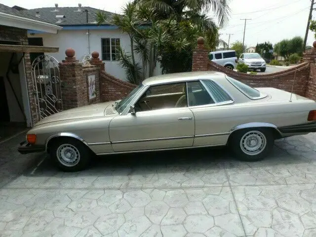 1976 Mercedes-Benz 400-Series SLC