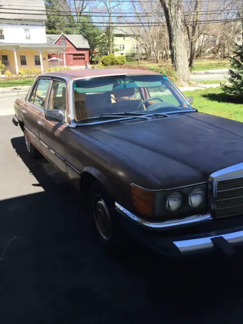 1976 Mercedes-Benz 400-Series 450 SEL