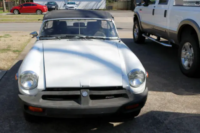 1976 MG MGB 2 door convertible