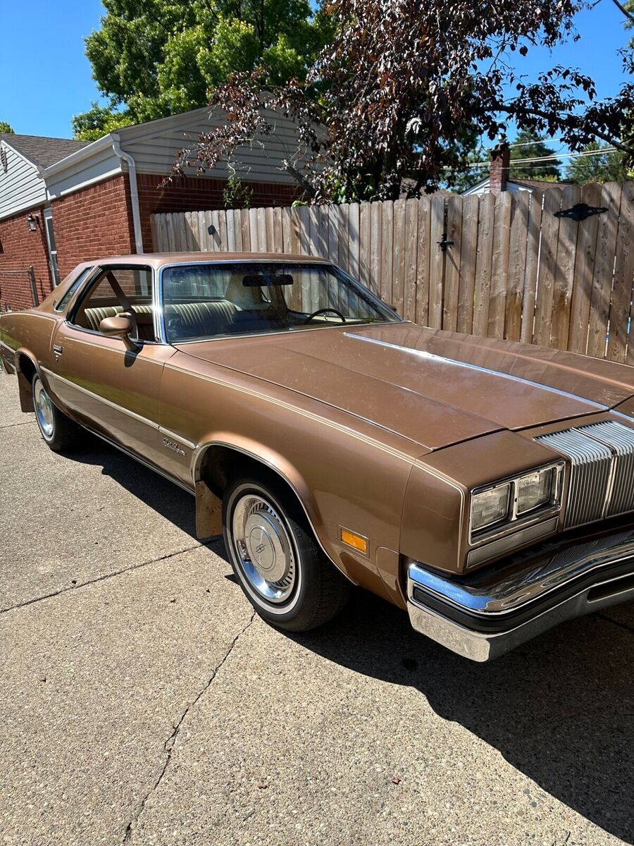 1976 Oldsmobile Cutlass Base