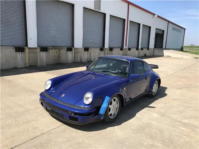 1976 Porsche 911 --