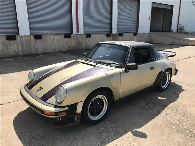 1976 Porsche 911 --