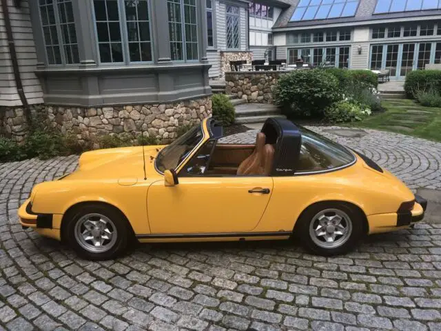 1976 Porsche 911 --