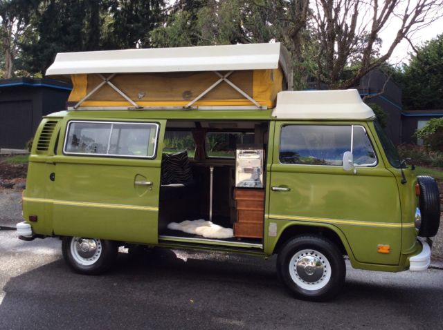 1976 Volkswagen Bus/Vanagon Riviera camper pop top