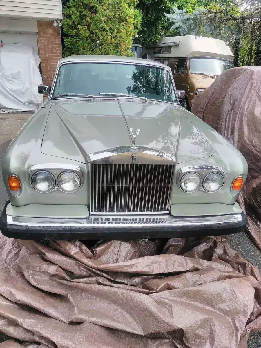 1976 Rolls-Royce Silver Shadow saloon