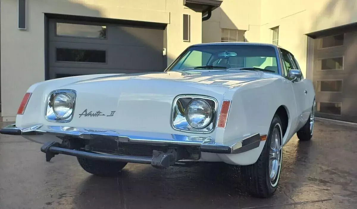 1976 Studebaker Avanti