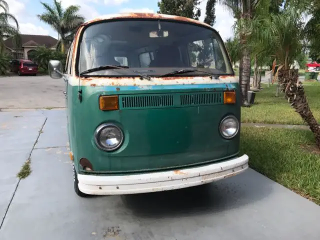 1976 Volkswagen Bus/Vanagon