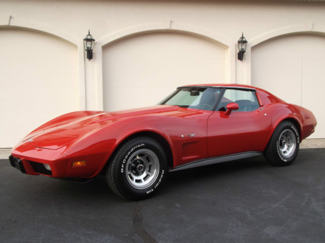 1977 Chevrolet Corvette 2-Door T-Top Sport Coupe