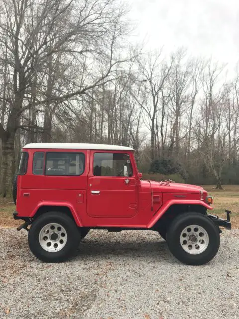 1977 Toyota Land Cruiser red