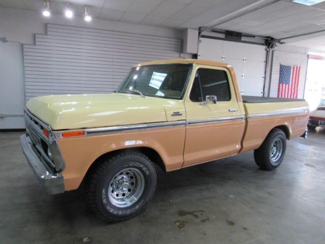 1977 Ford F-100 --