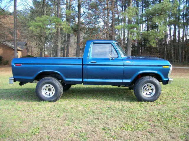 1977 Ford F-150 Custom Standard Cab Pickup 2-Door