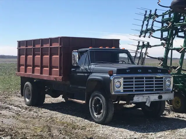 1977 Ford F-700 Custom Cab