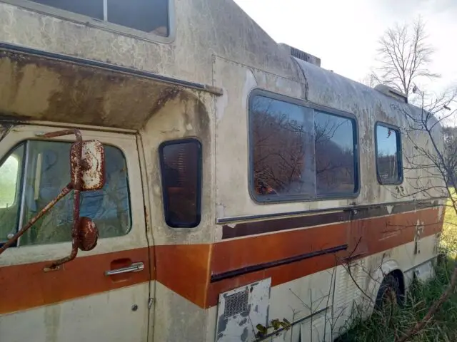 1977 GMC Vandura Brown and white