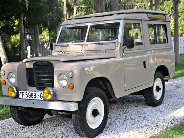 1977 Land Rover Defender --