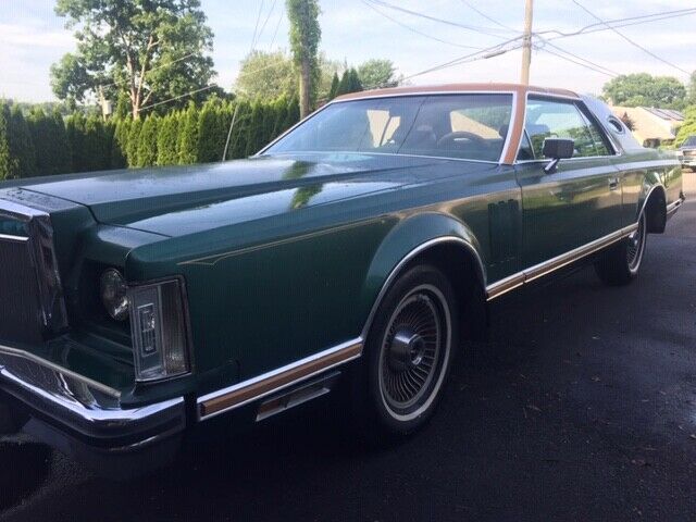 1977 Lincoln Continental Green